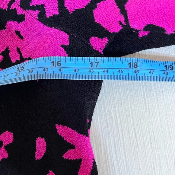 Milly Sweater - Women's Medium Black Pink EUC - Crewneck Long-Sleeved Floral - Picture 8 of 11